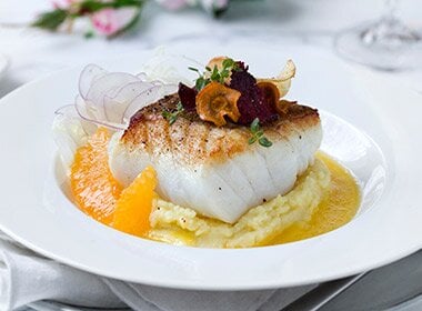 Stekt skrei med appelsinsaus og potetmos