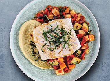 Skrei med polenta og ratatouille