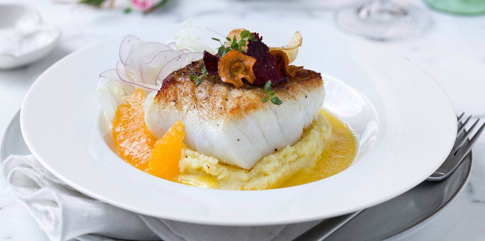 Stekt skrei med appelsinsaus og potetmos