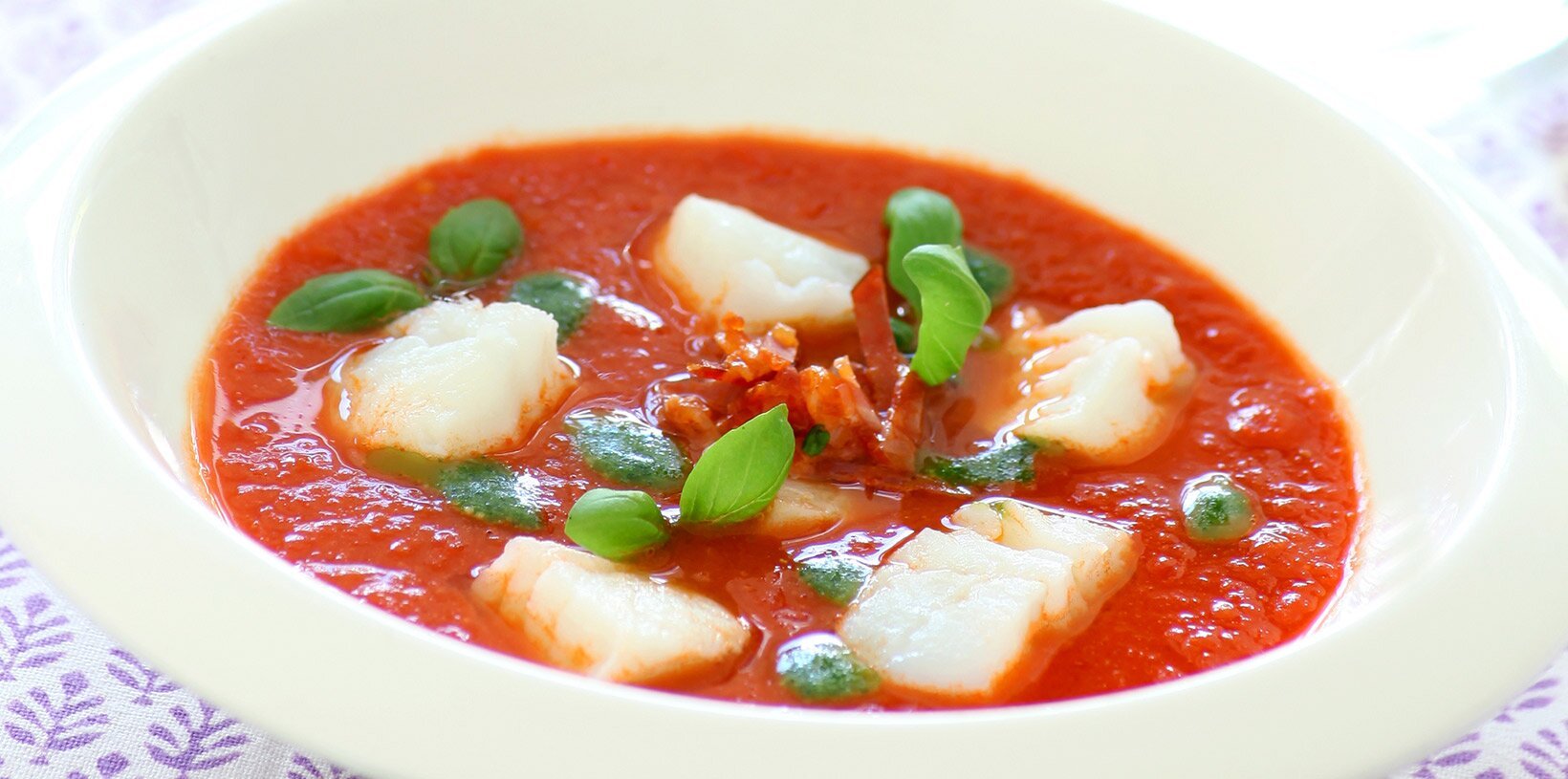 Tomatsuppe med skrei, parmesan og pepperoni