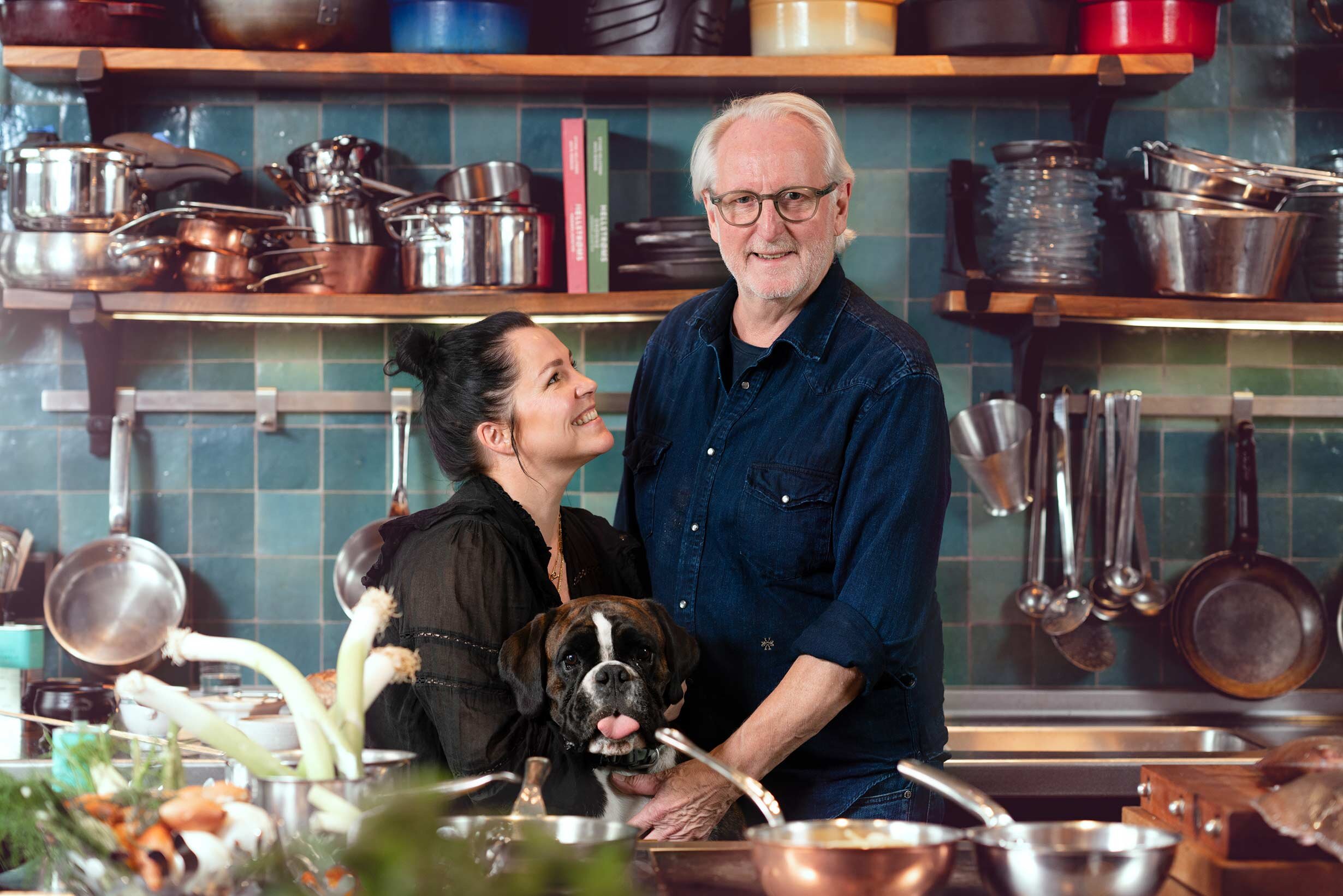 Eyvind Hellstrøm og Anita Rennan på kjøkkenet