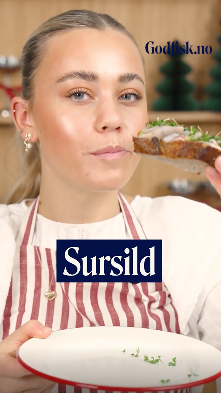 Martine Espeland spiser sursild