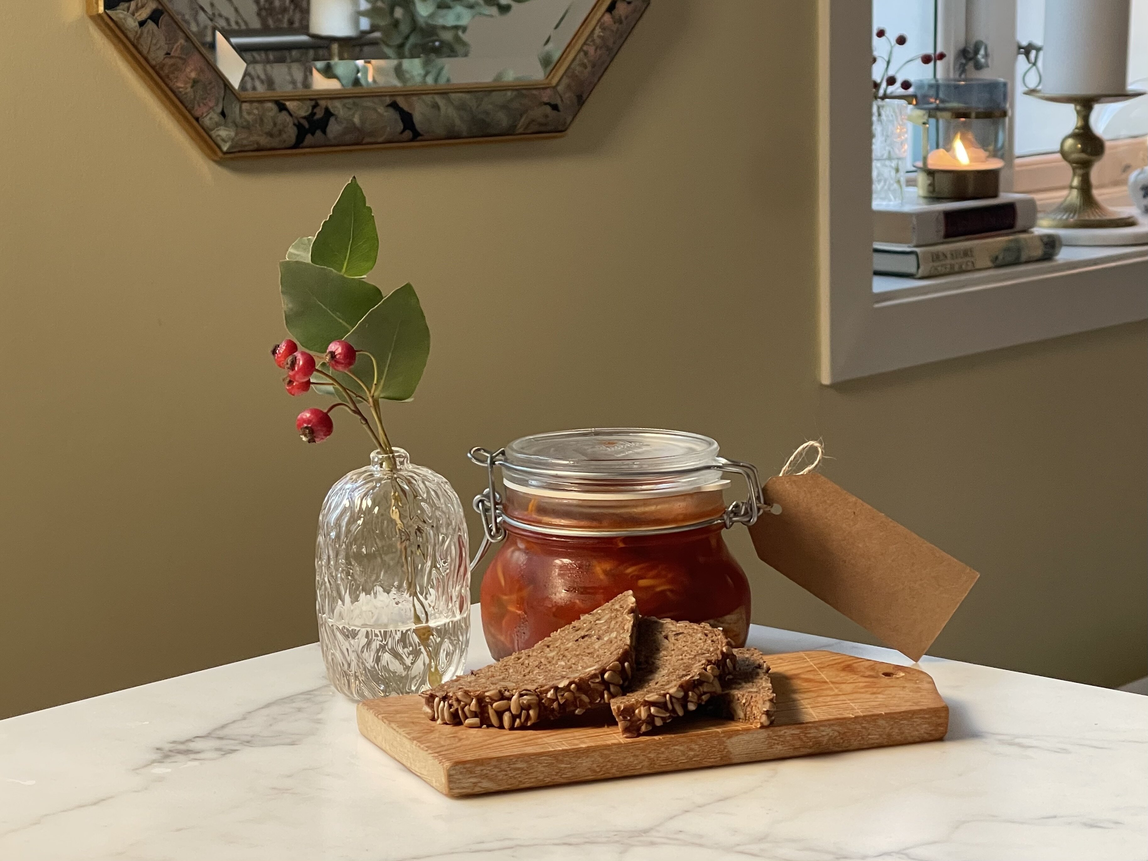 Slik lager vi tomatsild steg for steg.