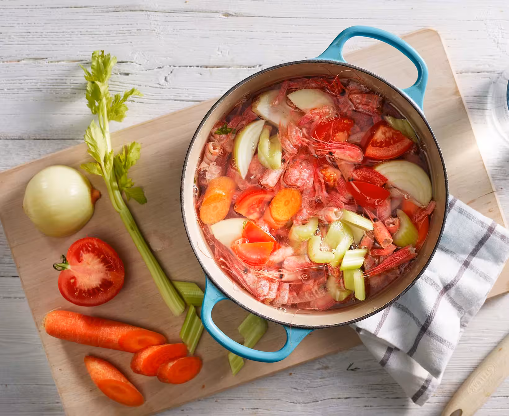 Forberedelse til å koke rekekraft